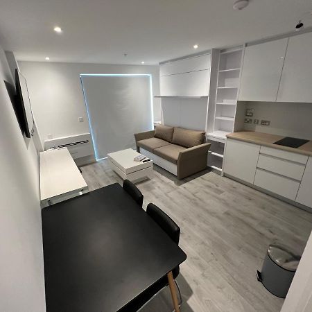 Modern Studio Apartment In Gibraltar - The Hub Ngoại thất bức ảnh