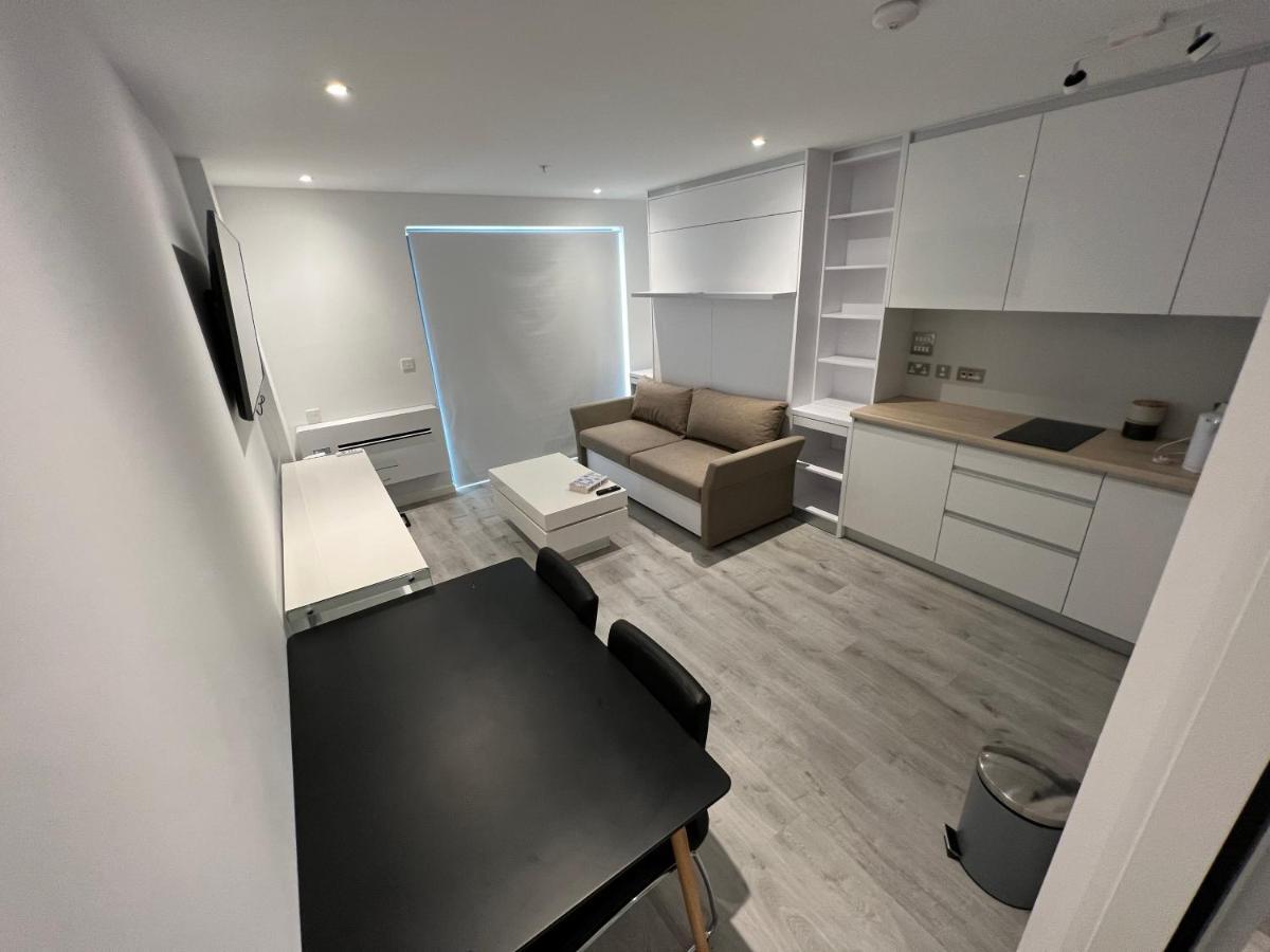 Modern Studio Apartment In Gibraltar - The Hub Ngoại thất bức ảnh