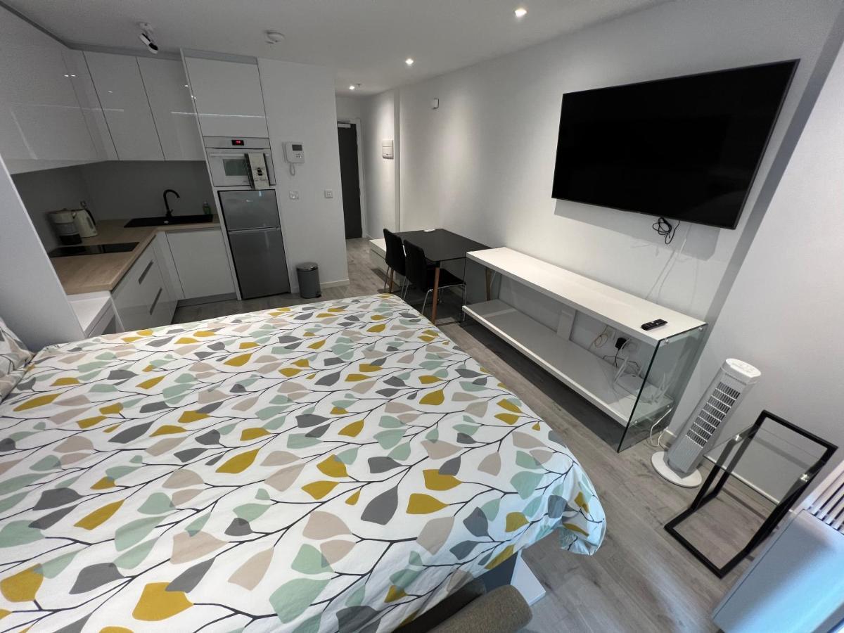 Modern Studio Apartment In Gibraltar - The Hub Ngoại thất bức ảnh