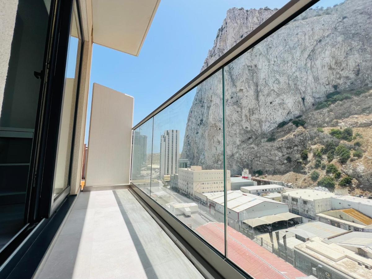 Modern Studio Apartment In Gibraltar - The Hub Ngoại thất bức ảnh